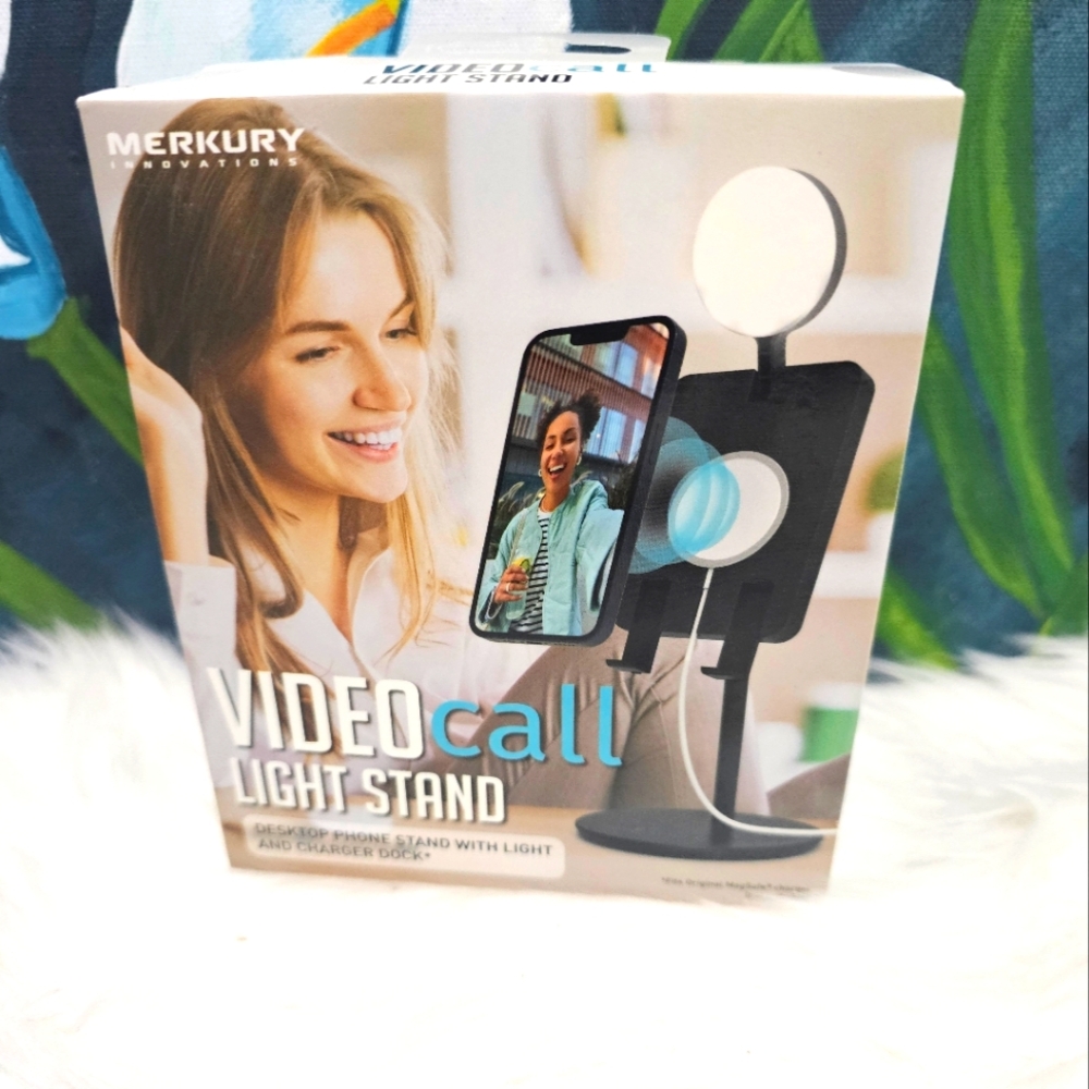 Merkury Innovations Video Call Light Stand For Desktop w/light And Charger Dock
